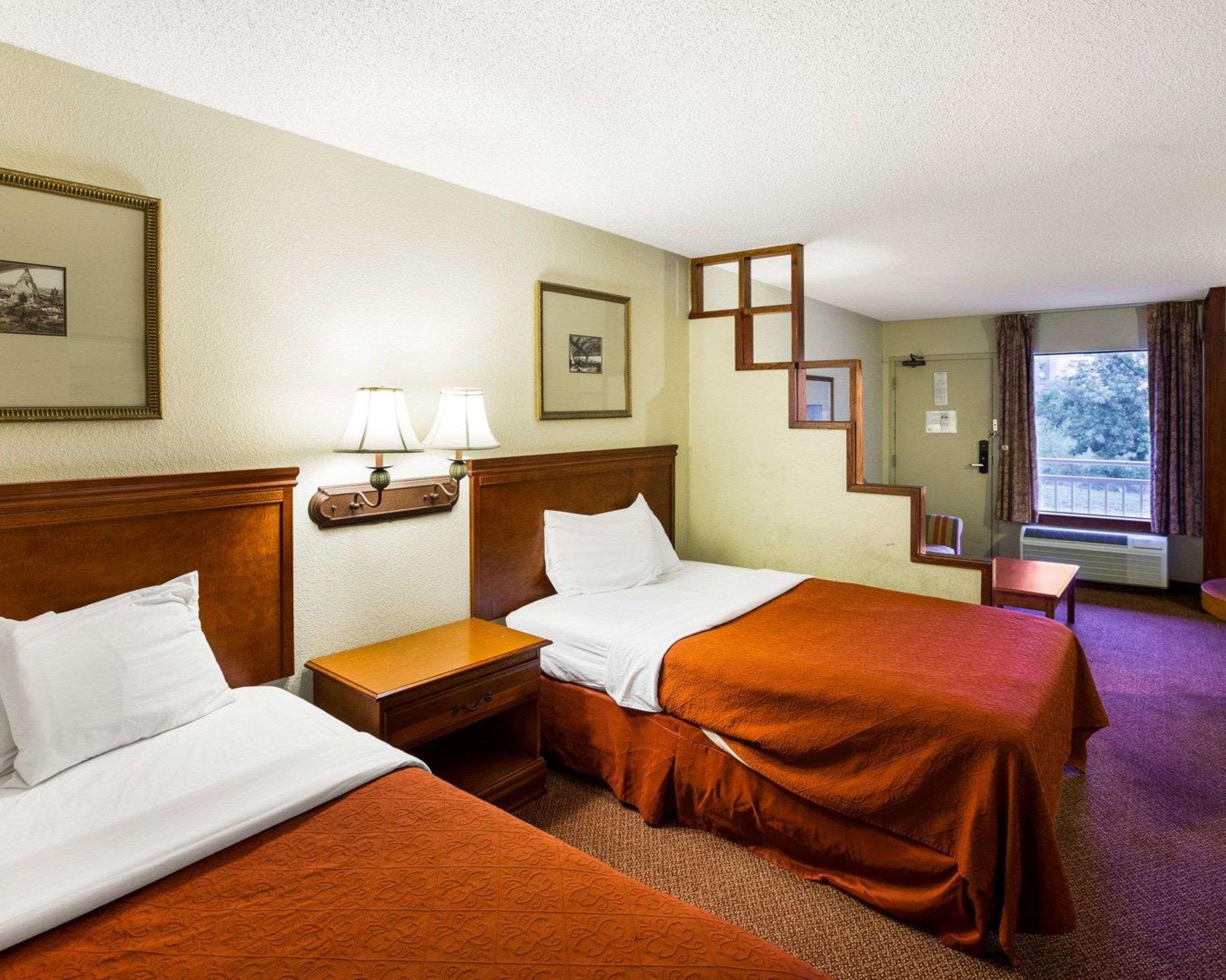 Rodeway Inn & Suites South Of Fiesta Park San Antonio Extérieur photo