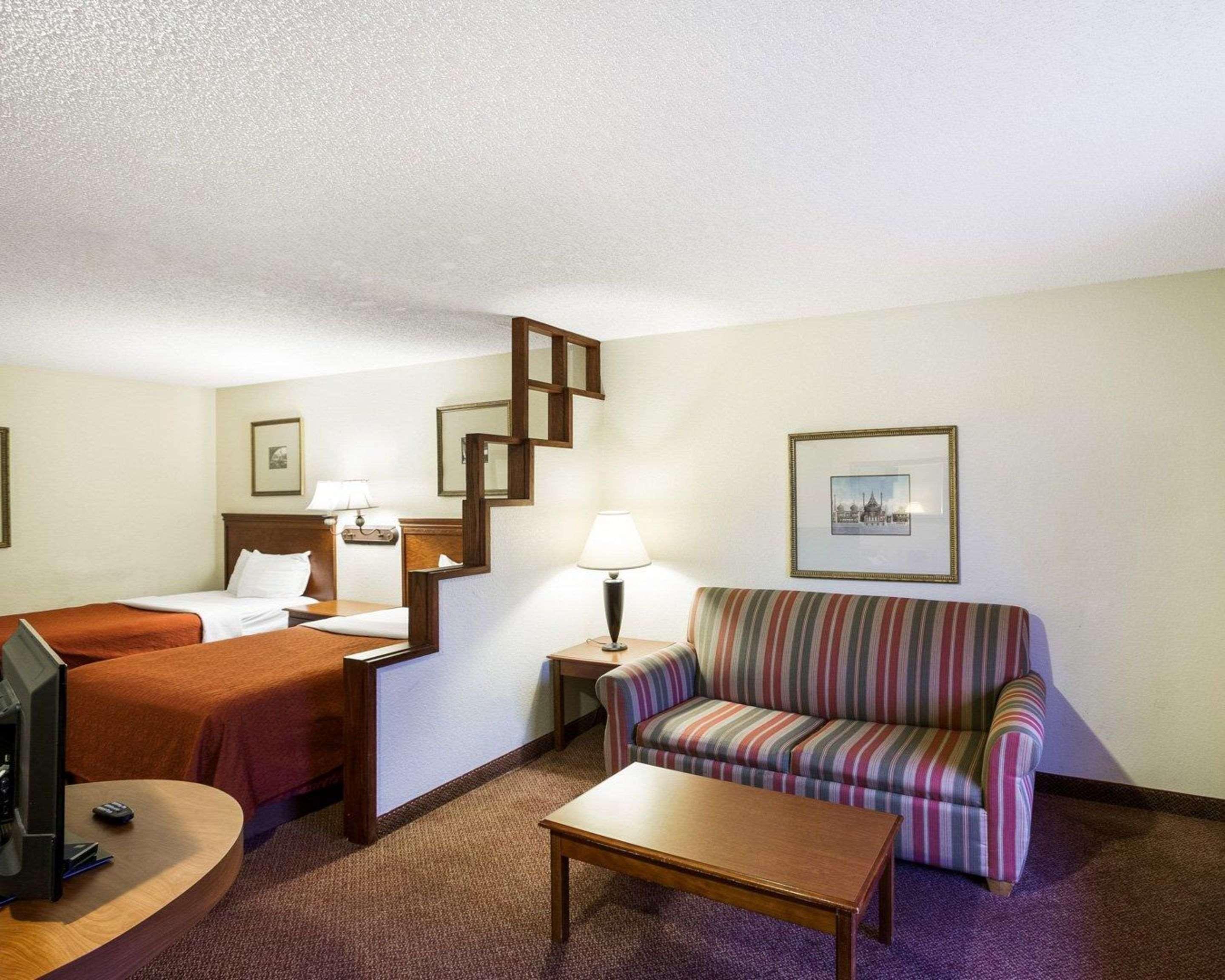 Rodeway Inn & Suites South Of Fiesta Park San Antonio Extérieur photo