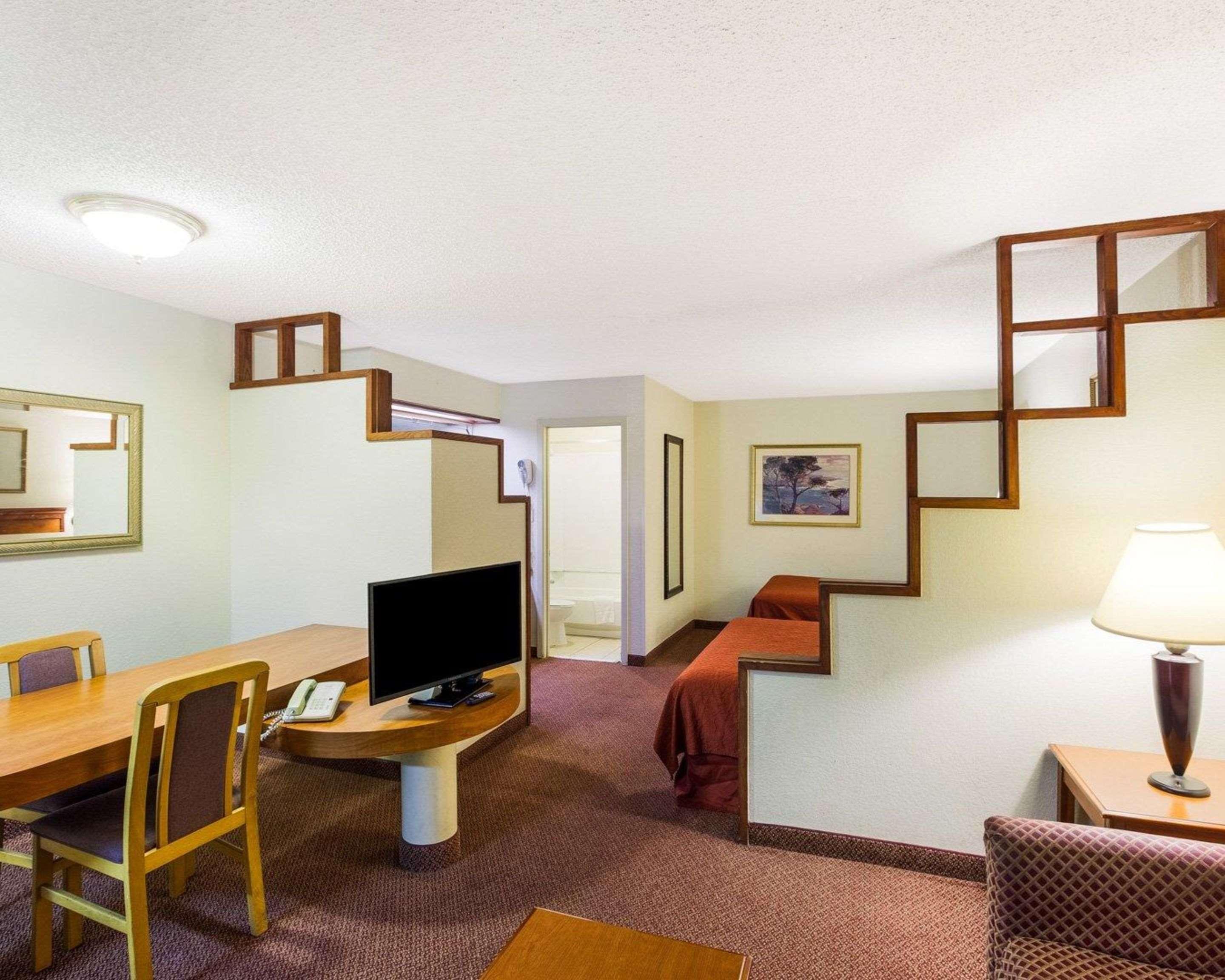 Rodeway Inn & Suites South Of Fiesta Park San Antonio Extérieur photo