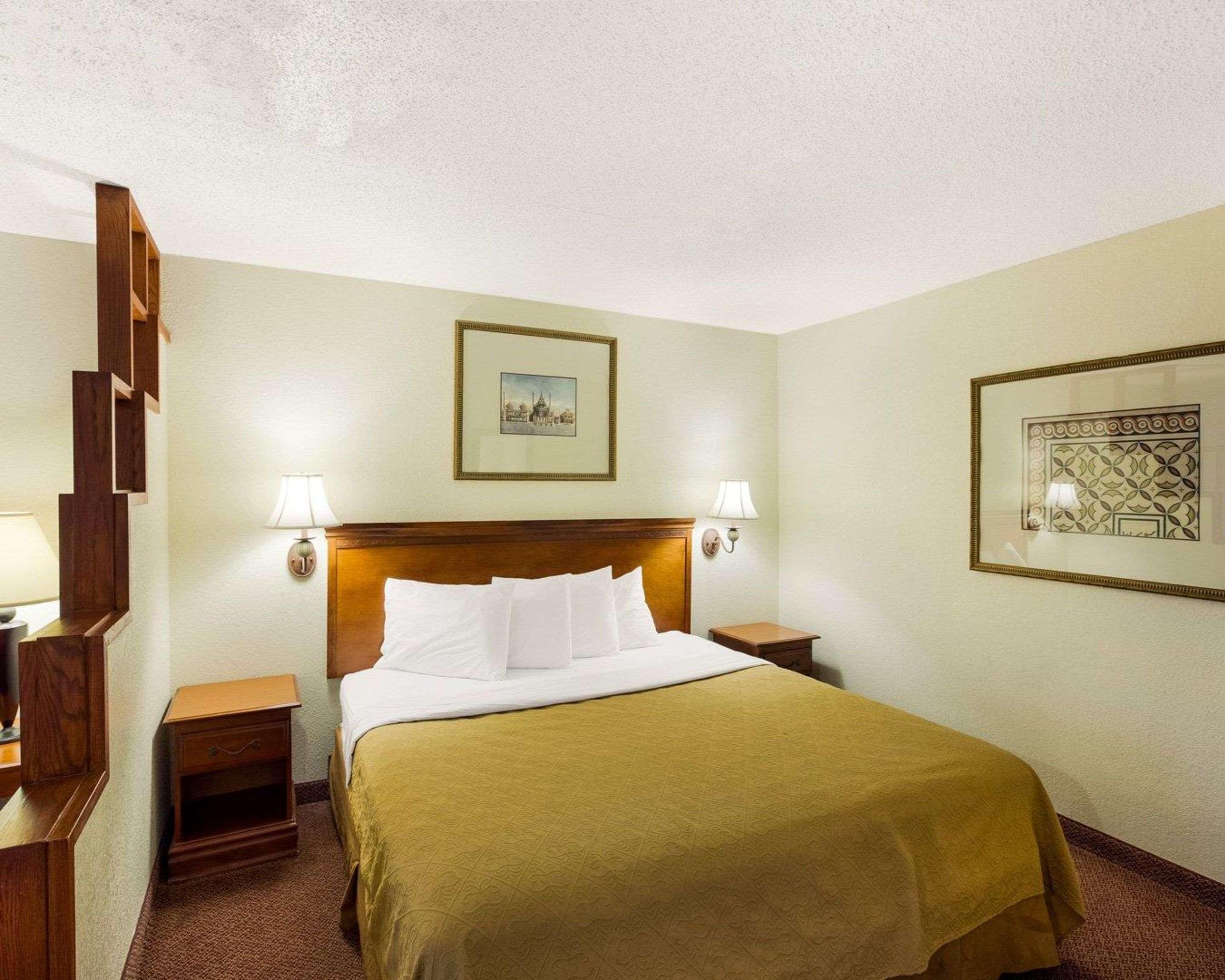 Rodeway Inn & Suites South Of Fiesta Park San Antonio Extérieur photo