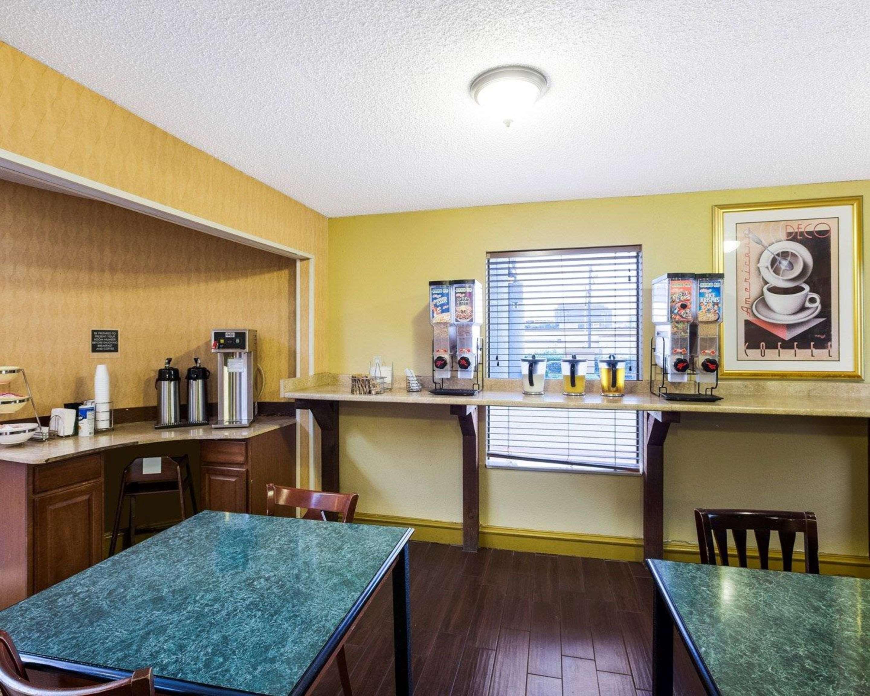 Rodeway Inn & Suites South Of Fiesta Park San Antonio Extérieur photo